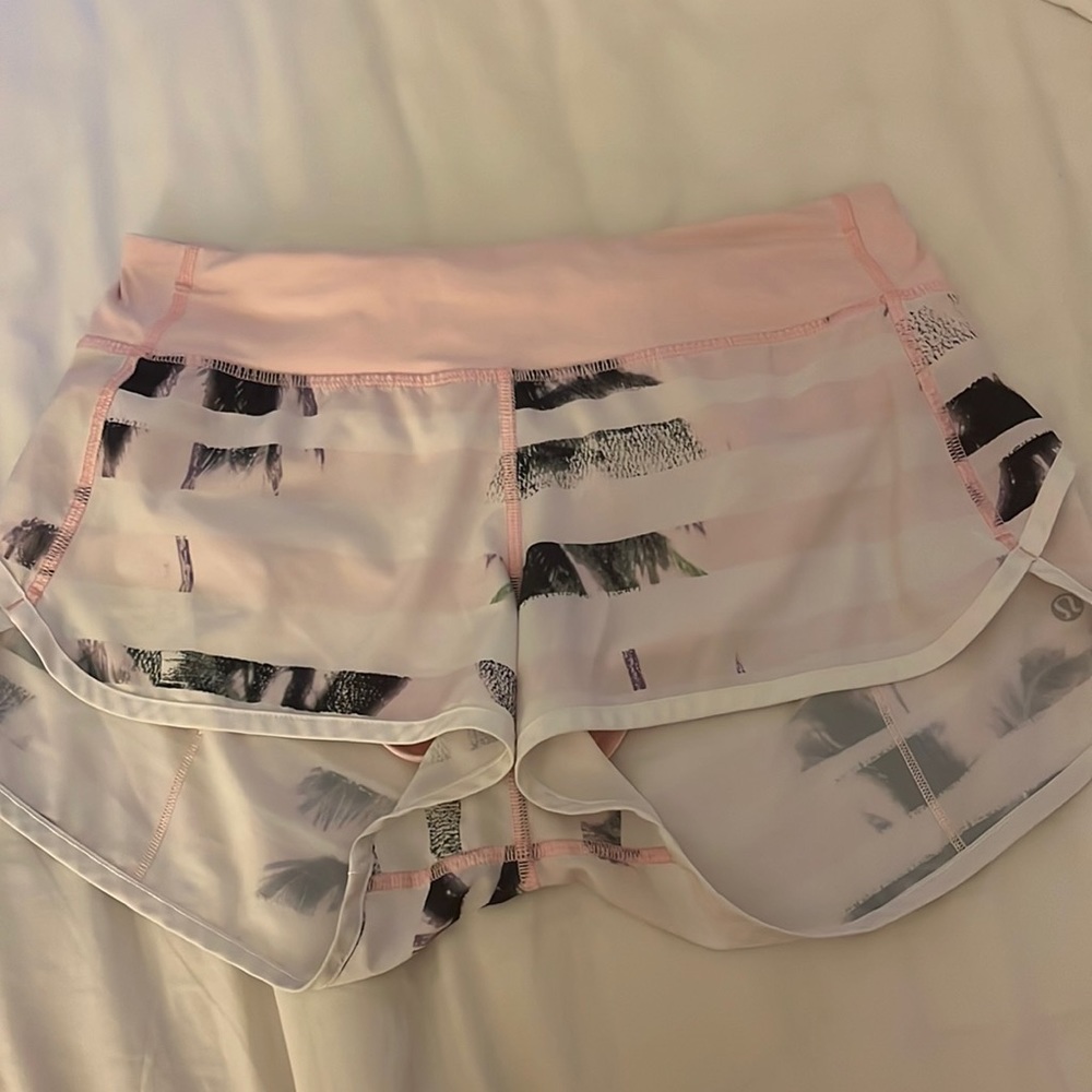 Lululemon Shorts size 6